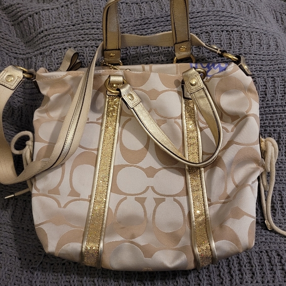 Like New Coach XL Purse with fun design! Long shoulder strap and 2 handle straps - Picture 2 of 16